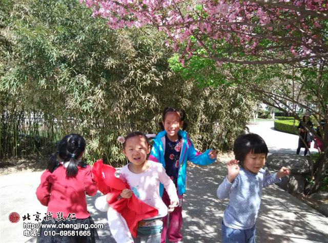 老師與父母引導我們知足感恩