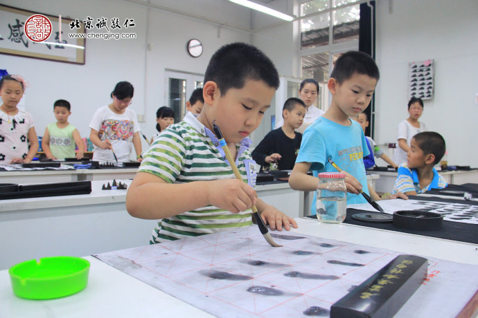 梁同學(xué)，13歲，老學(xué)員，書(shū)法習(xí)作「重」字