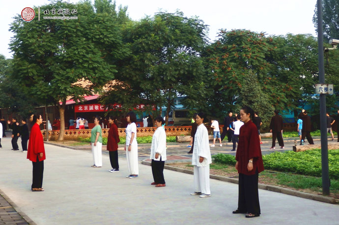 張佳怡，17歲，篆刻基本功習作「直線」