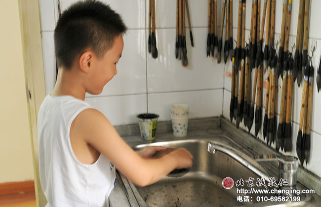 洗硯臺，還原處。從小做事井井有條，建立良好的生活習慣，做一個人人喜歡的好孩子。