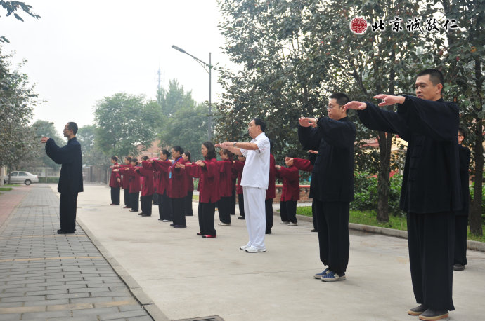 配圖：學(xué)員硬筆國畫習(xí)作展示