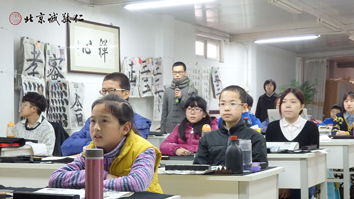 經(jīng)典誦讀課程，在老師的引領(lǐng)下，學(xué)員用心體會(huì)圣賢經(jīng)典的智慧之語(yǔ)。