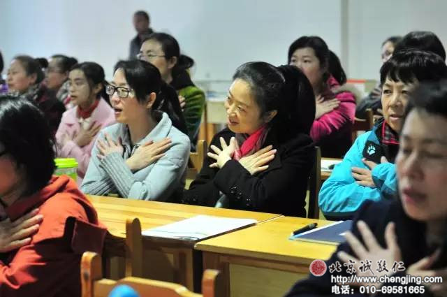 家規(guī)庭訓快樂手語 傳遞愛的訊息