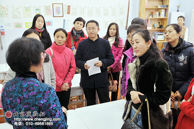 課間不忘放松一下，看看三歲萌娃童音演唱