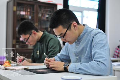 篆刻第一步：端正姿勢 