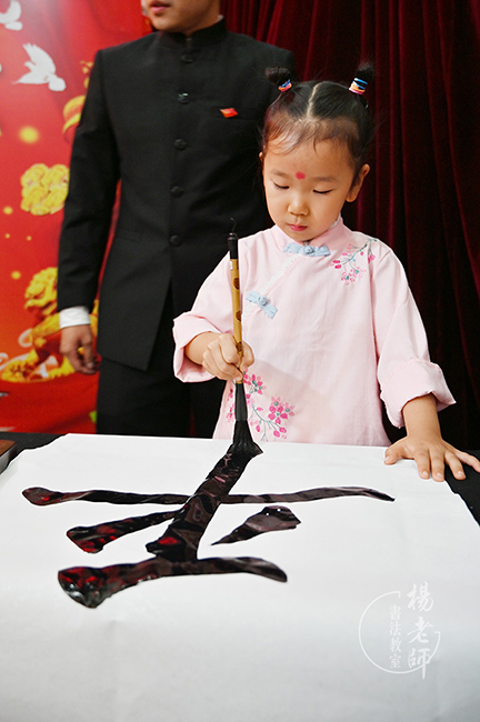 綻放亞運(yùn)村 走進(jìn)新時(shí)代