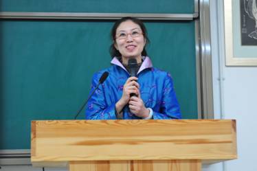 秦皇島市民族學(xué)校俞芳董事長