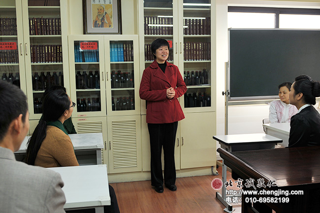 「志于道，據于德，依于仁，游于藝」林老師祝福師資班的老師們未來都能復制書法教室的模式。