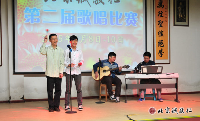 書法班學(xué)員獻(xiàn)上友情歌曲組合